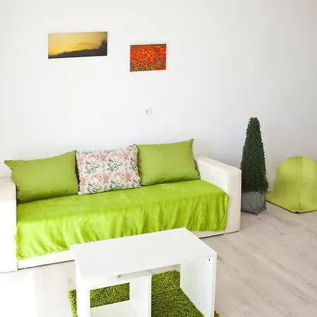 Nagyhegyi Apartman *