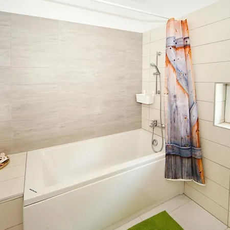 Nagyhegyi Apartman * Balatonfured